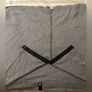 Lululemon Infinity Snap Button Scarf OS